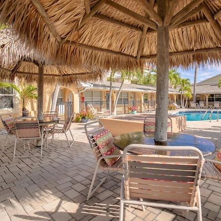 Walkable To Restaurants And Steps To The Beach! - Coconut Villa'S Suite 10 St. Pete Beach Ngoại thất bức ảnh