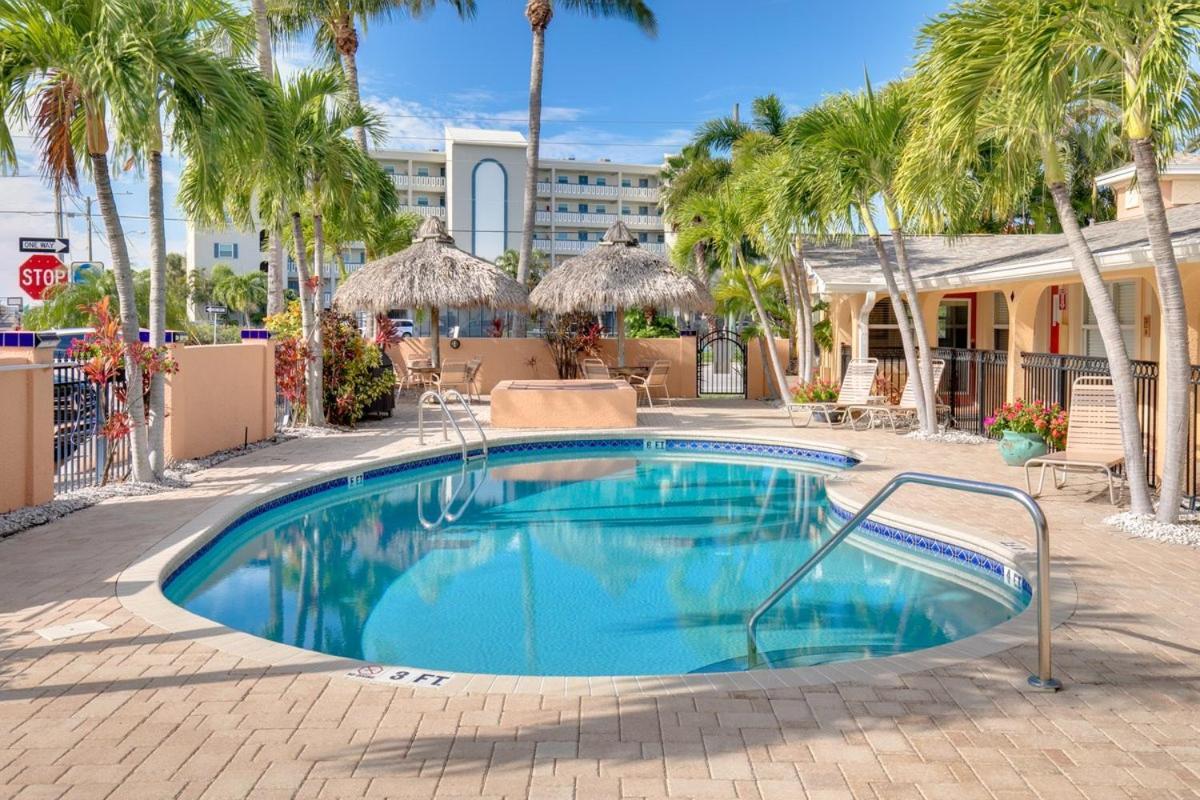 Walkable To Restaurants And Steps To The Beach! - Coconut Villa'S Suite 10 St. Pete Beach Ngoại thất bức ảnh